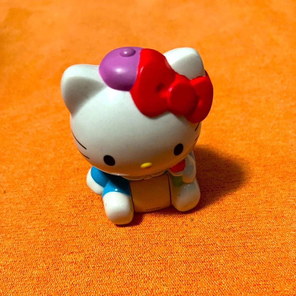 HELLO KITTY GUMBALL HOLDER CLASSIC FIGURE